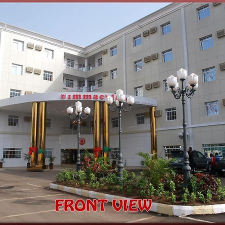 Immaculate Royal Int'L Hotel Owerri Buitenkant foto